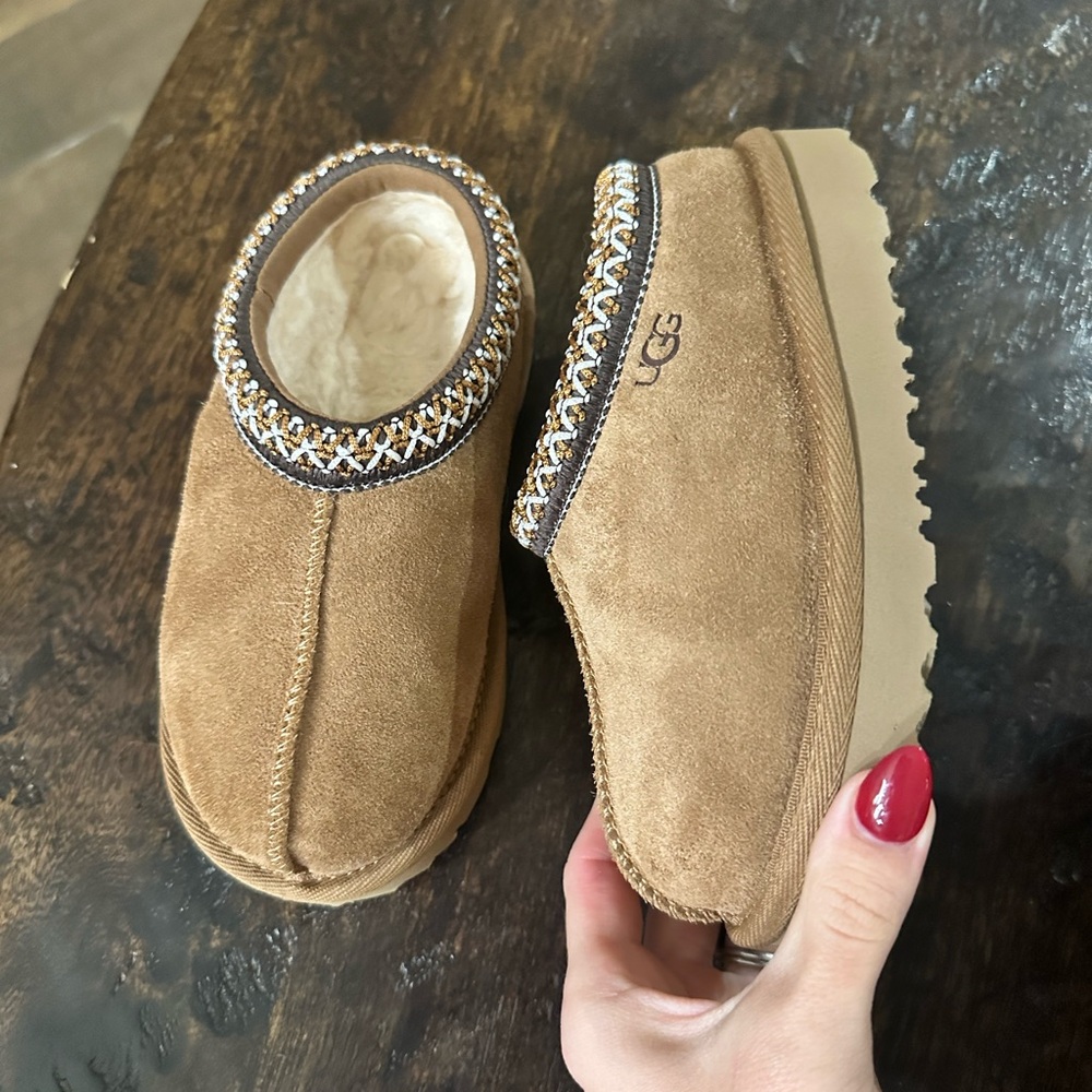Ugg tazman slippers